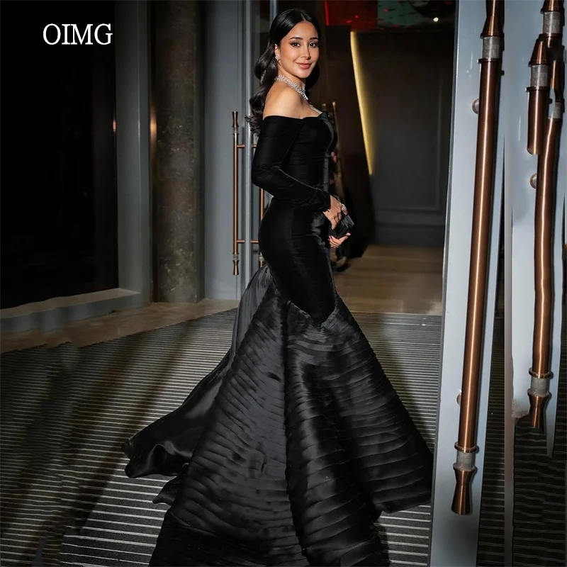 Suknie balowe OIMG Regal Black, odkryte ramiona, krój syreny, bez pleców, warstwowe, welurowe, do ziemi, suknie wieczorowe, szyte na miarę.