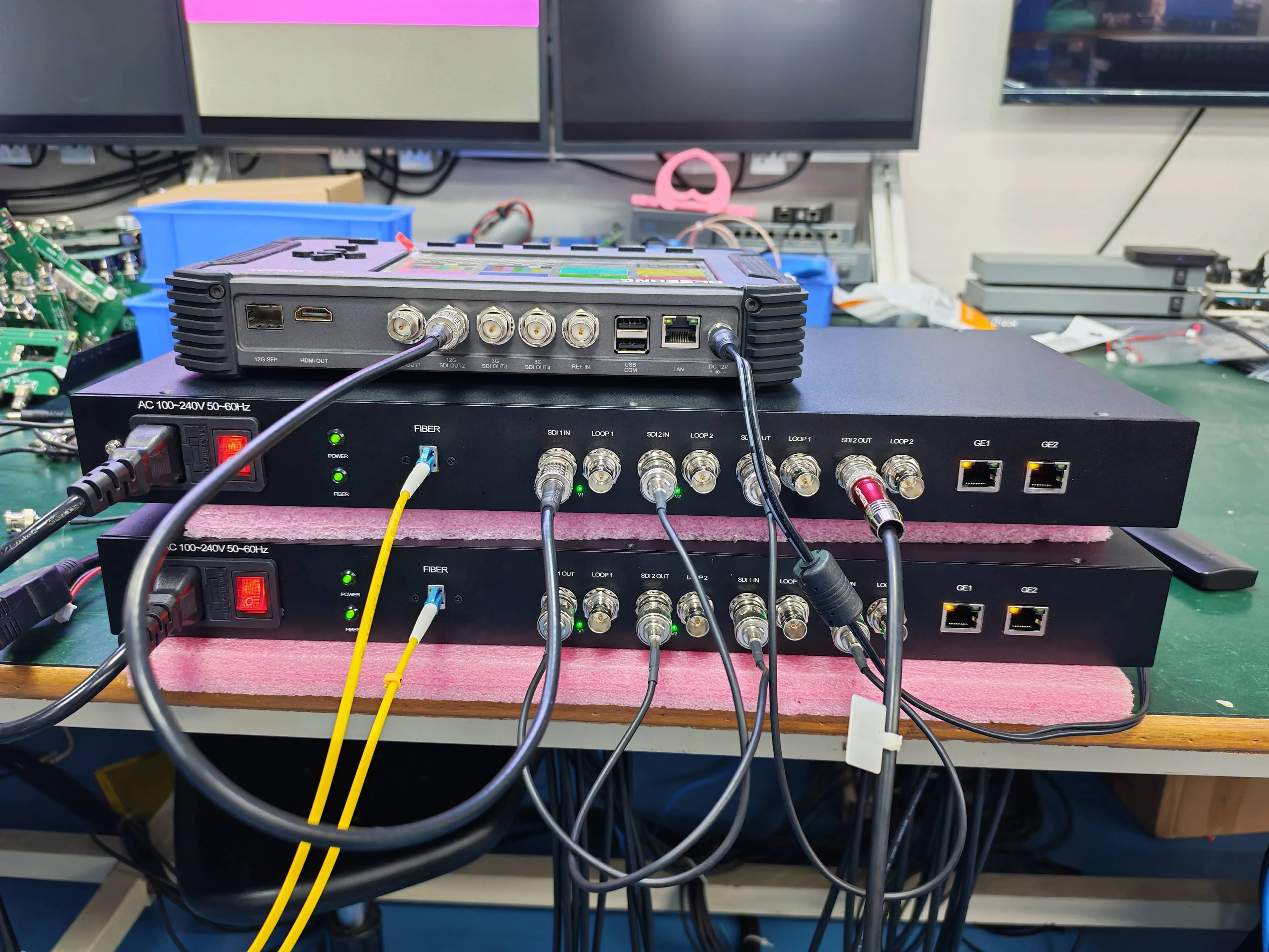 Fiber to SDI Conversion Equipment With 2x Birirectional 12G SDI, 2x 1GB Ethernet