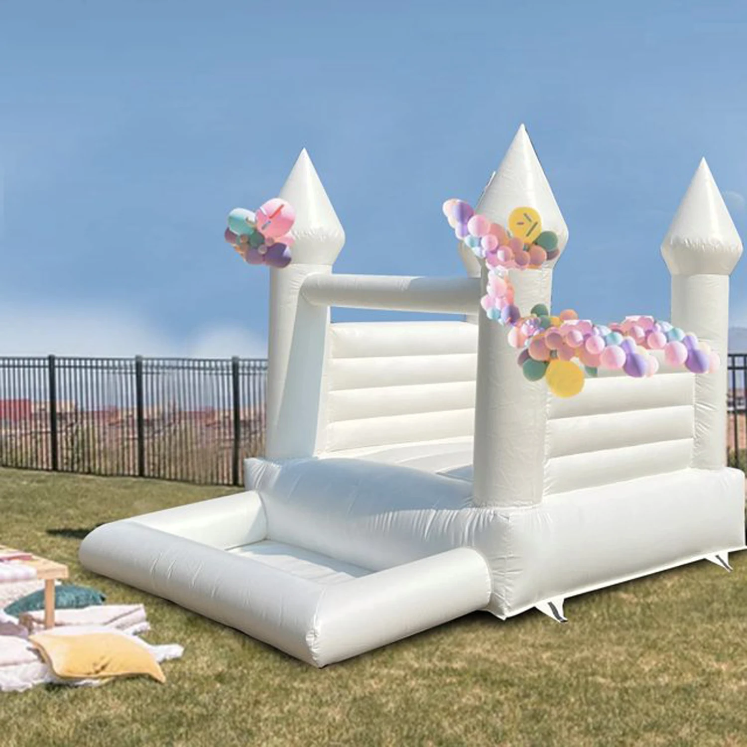 

Commercial White Wedding Bounce House Inflatable Combo Bouncy Castle With All Pvc For Indoor Outdoor Kids And Tollders