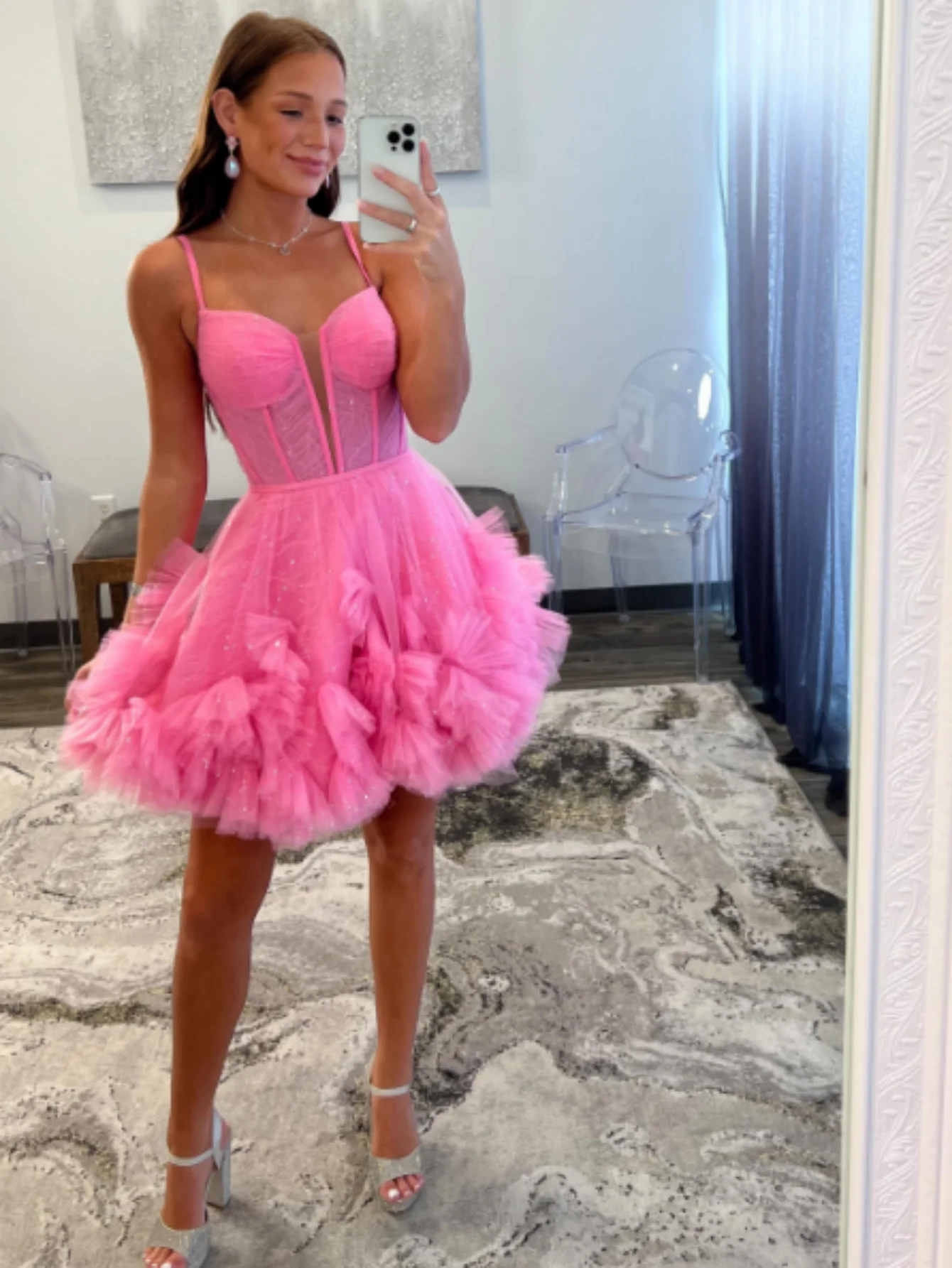 

Simple A-Line V Neck Spaghetti-Strap Short Tulle Homecoming Dress Sleeveless RuffleCocktail Dresses Short Length Wedding Dresses