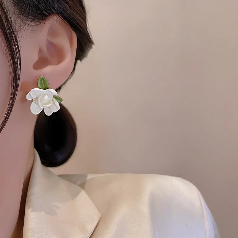 2025 Asymmetry Imitation pearl Stud Earrings Flower Earrings Ins Girl New Fashion Temperament Women\'s Earrings Jewelry