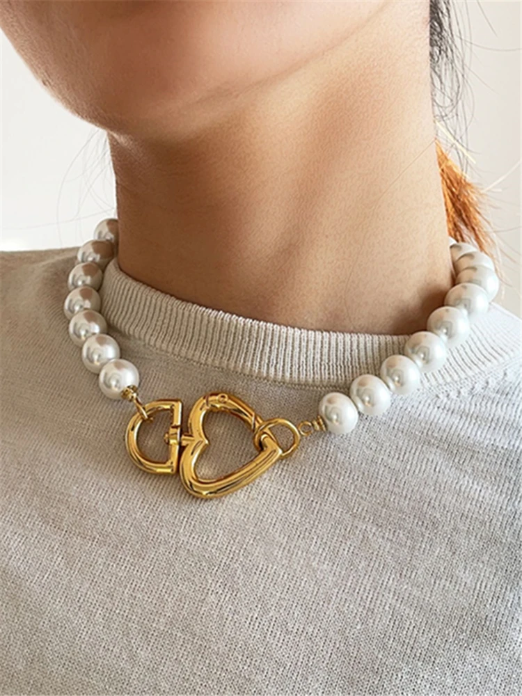 Imitation pearl necklace 2024 simple and stylish. Exquisite pattern for women. Charm necklace. Girls jewelry party gift