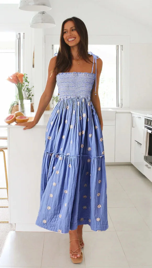 Vestido largo con bordado de flores para mujer, traje bohemio sin mangas con cuello cuadrado, corte en A, con lazo en el pecho y tirantes finos, para verano