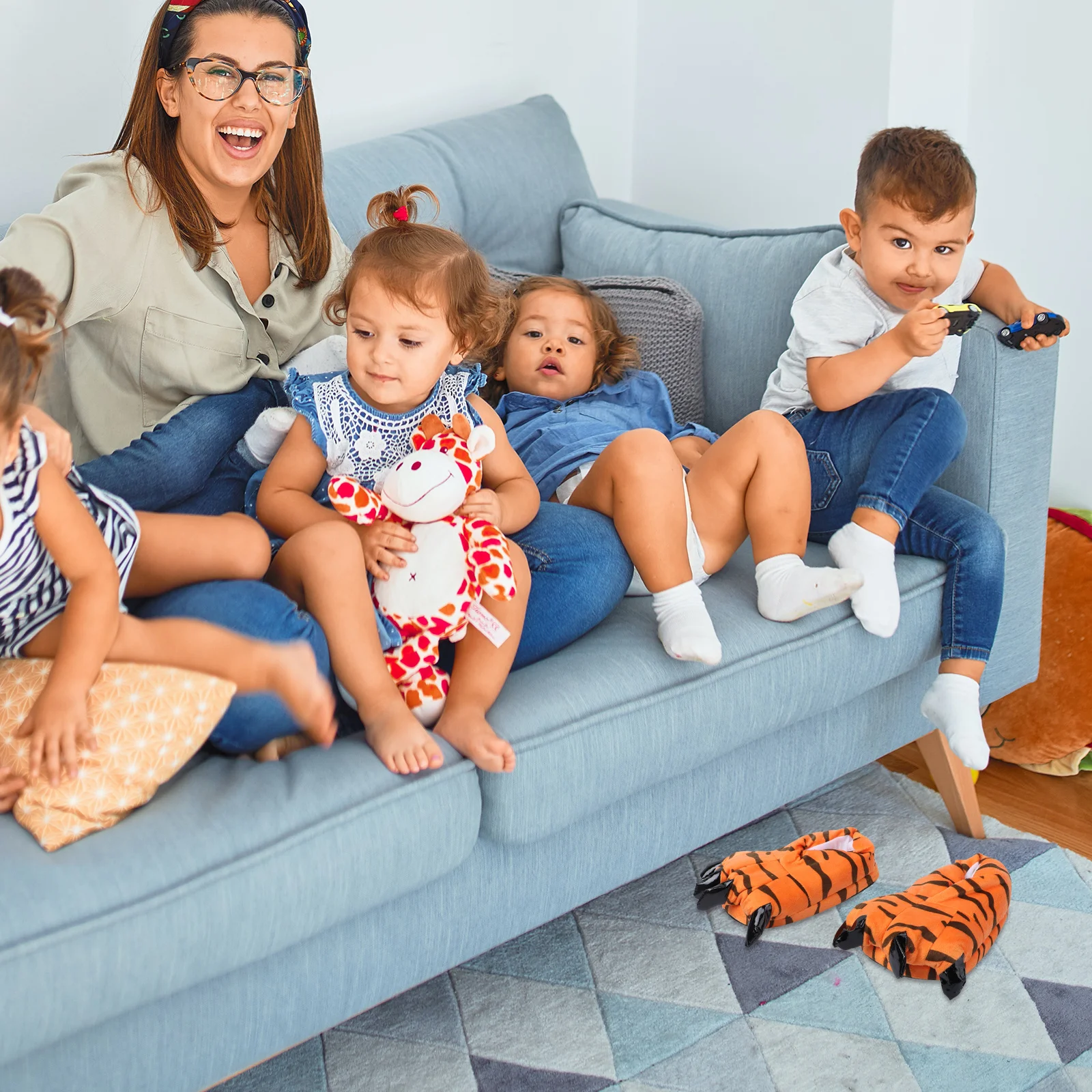 

1Pair Warm Cartoon Paw Shoes Thick Non-Slip Indoor Winter Shoes Comfortable Heel Wrapped Casual Household Footwear Unisex