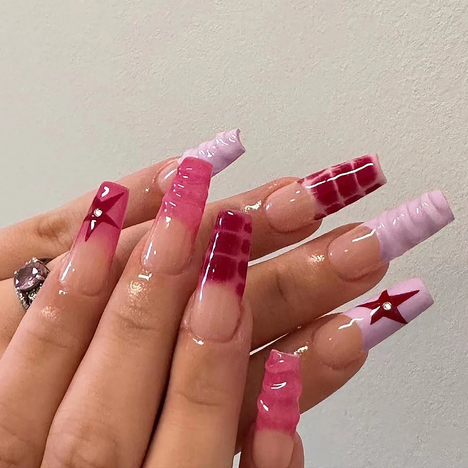 24Pcs/set Red Press-on Nails Long Coffin Popular Five-pointed Star Design 3D French Nail Tips for Women and Grils Party Wearing