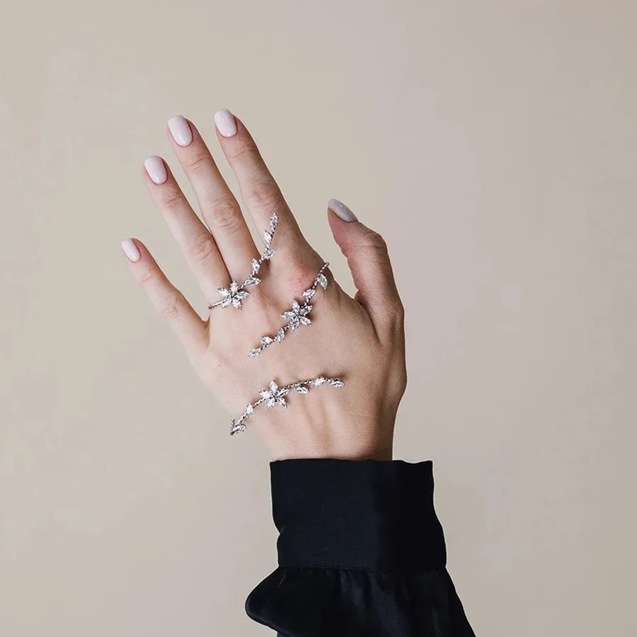 

Adjustable Open Zircon Flower Pattern Bracelet Faionable Jewelry Sensation Cross-Border Best-Selling Item