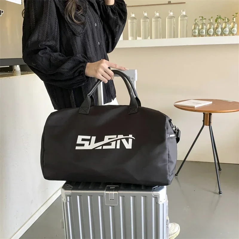 Bolsa de viaje de nailon resistente al agua para mujer, bolso de mano versátil con cremallera sólida para deportes y Fitness, gran oferta, 2024