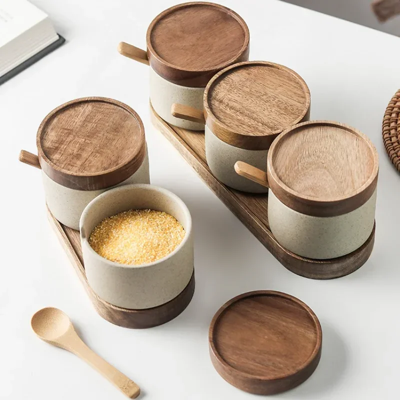 NEW Ceramic Retro Seasoning Jar Pepper Storage Bottle Round Ceramic Seasoning Jar with Wooden Lid Salt Pepper Kitchen Tool