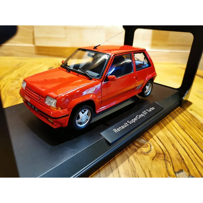 

1:18 Scale SuperCinq GT Turbo Alloy Car Model Collection Ornaments