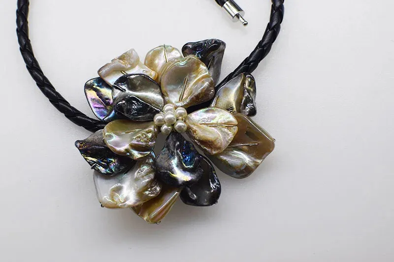WOW!  black /WHITE shell pearl flower necklace 48cm nature FPPJ hand make unique