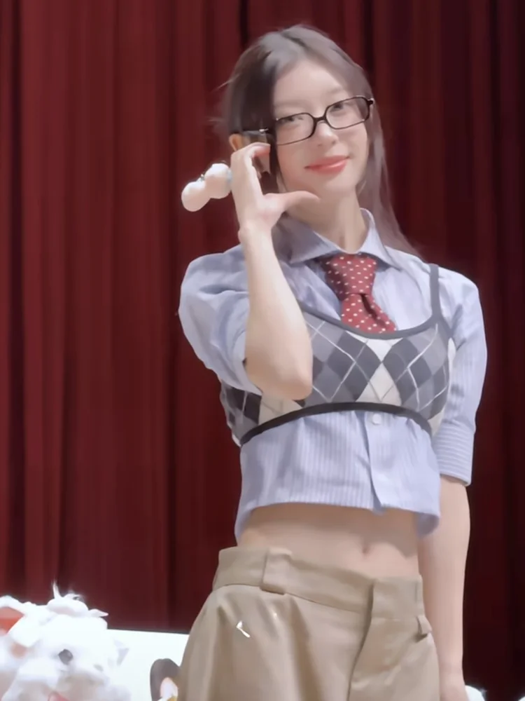 

Женская приталенная рубашка с коротким рукавом в полоску, в студенческом стиле, из смесового хлопка, с отложным воротником, на пяти пуговицах, повседневный топ