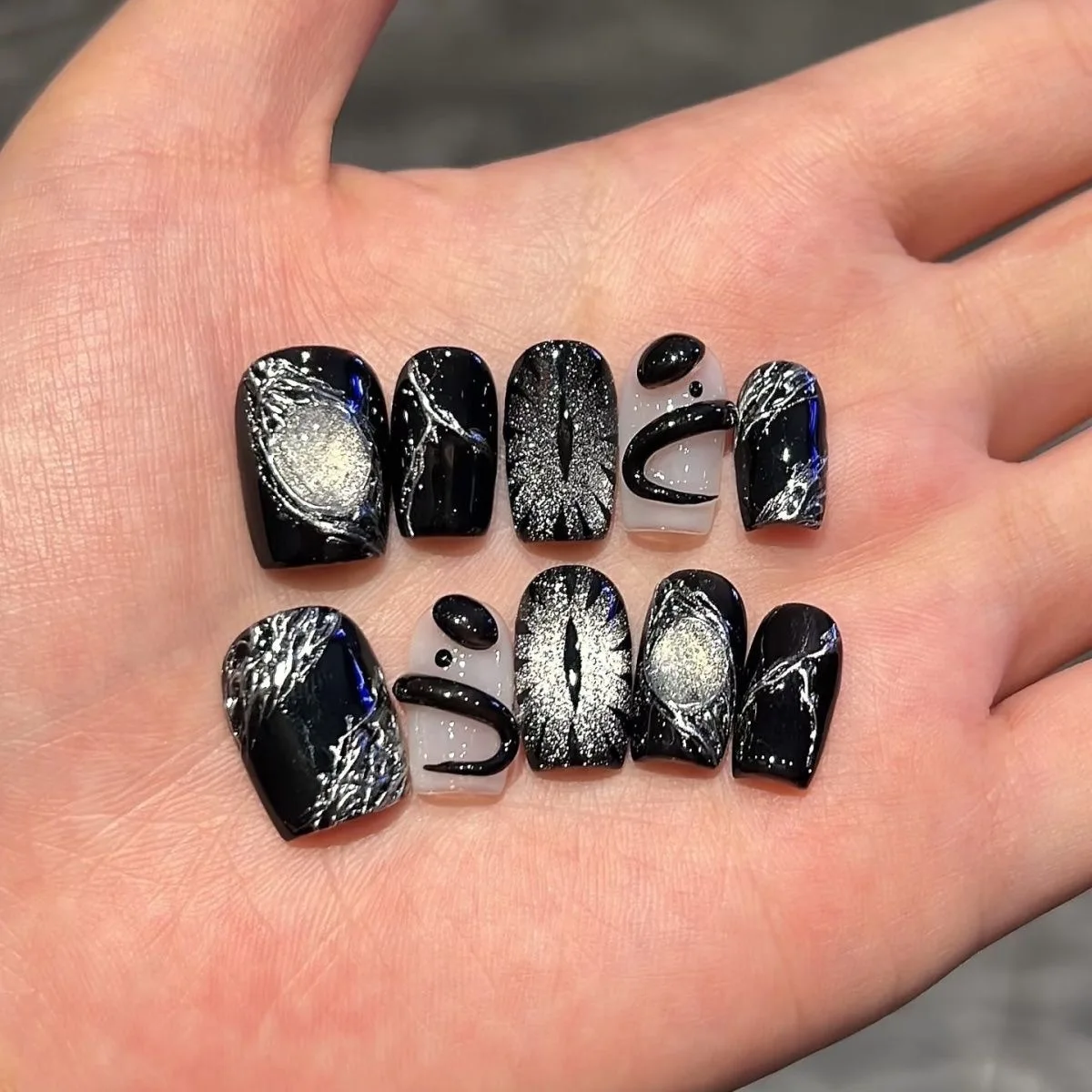 

10pcs Black Cute Cat Handmade Press on Nails Crystal Cat Eye False Nail Glitter Glossy Fake Nails Short Square Acrylic Nails Art
