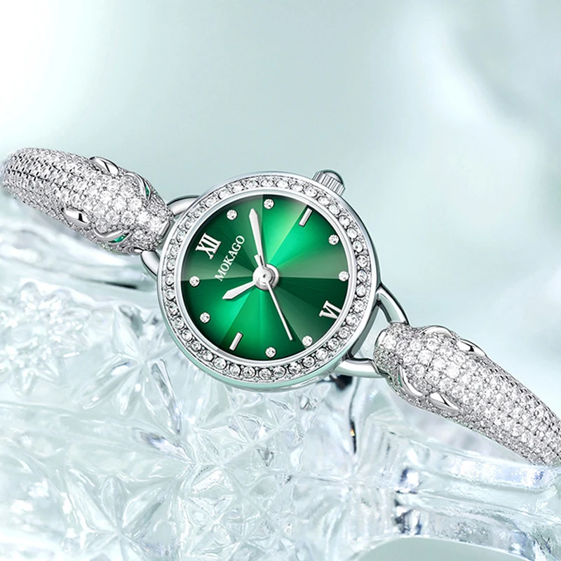 New women's fashion quartz watch Leopard head waterproof bracelet Light luxury set with shiny jewelry watch full of Star diamond