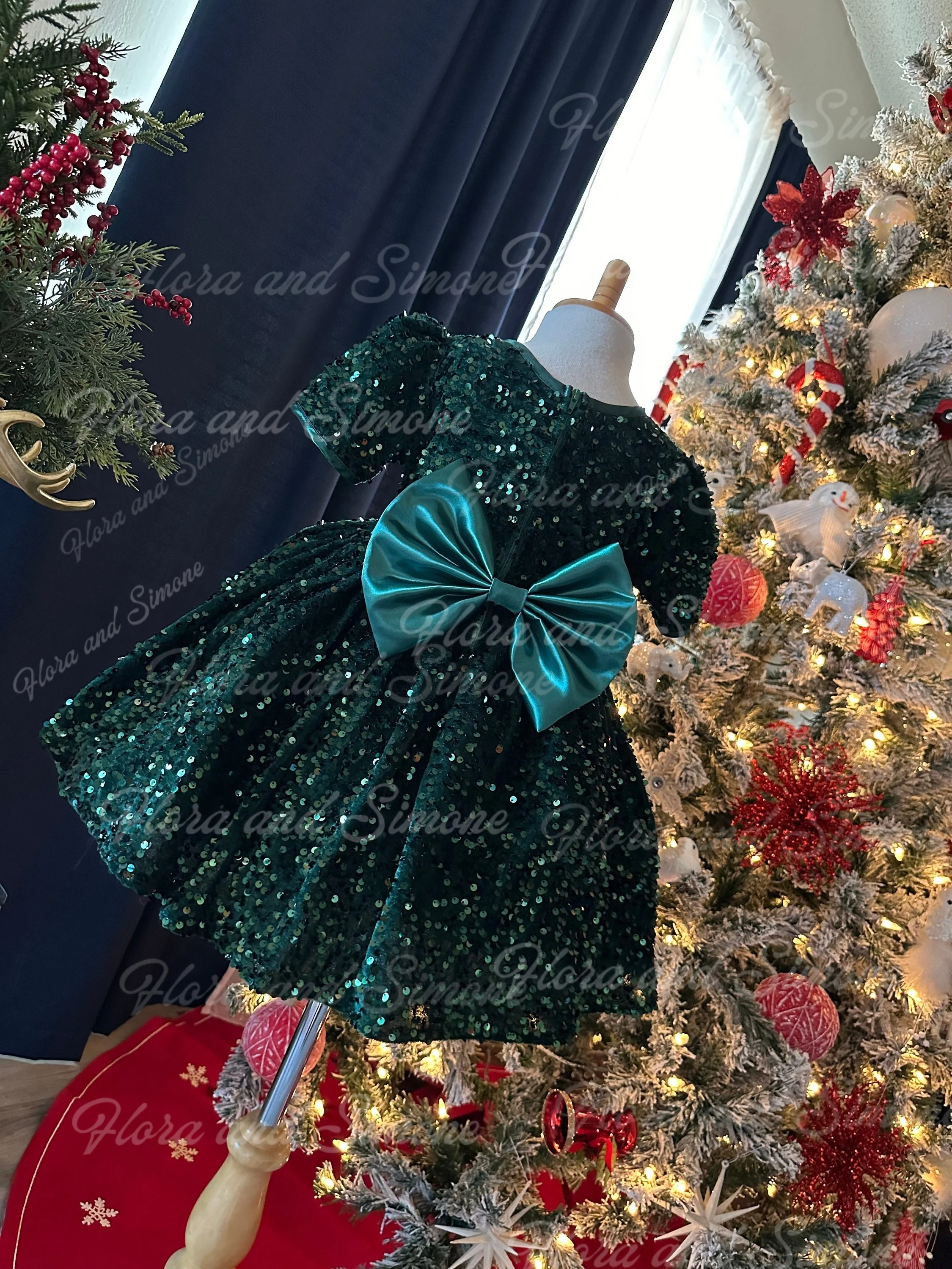 Christmas Green Elegant Velvet Sequin Cap Sleeve Knee Length Flower Girl Dress for  Photoshoot Trendy Twirl Toddler Birthday