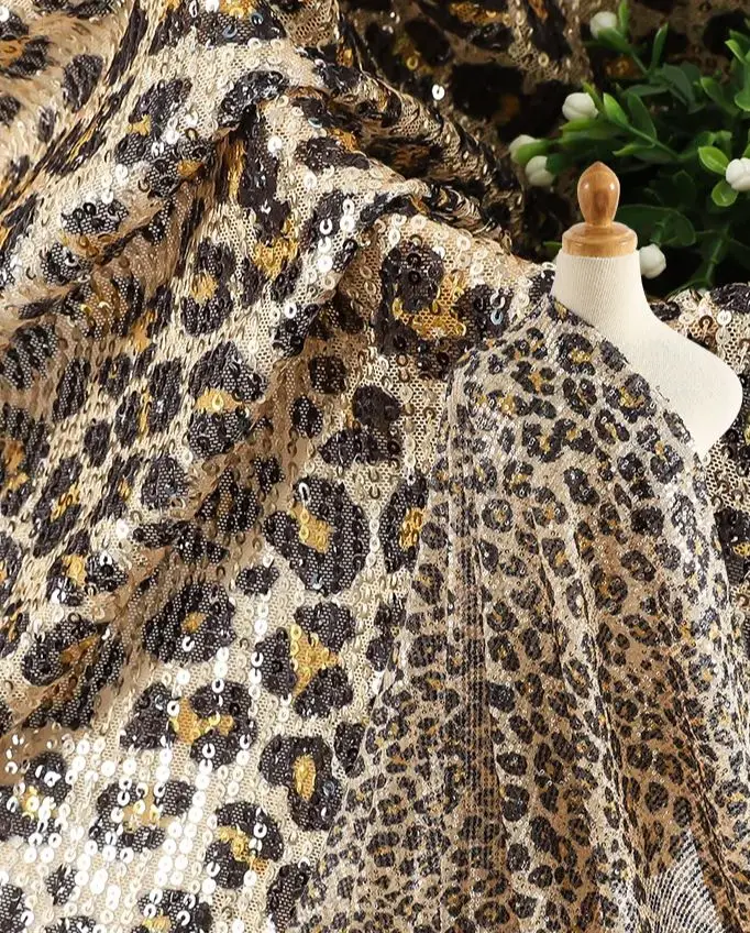 

New leopard print sequin embroidered lace fabric for stage costumes, fashion dresses, and embroidered fabric for bags