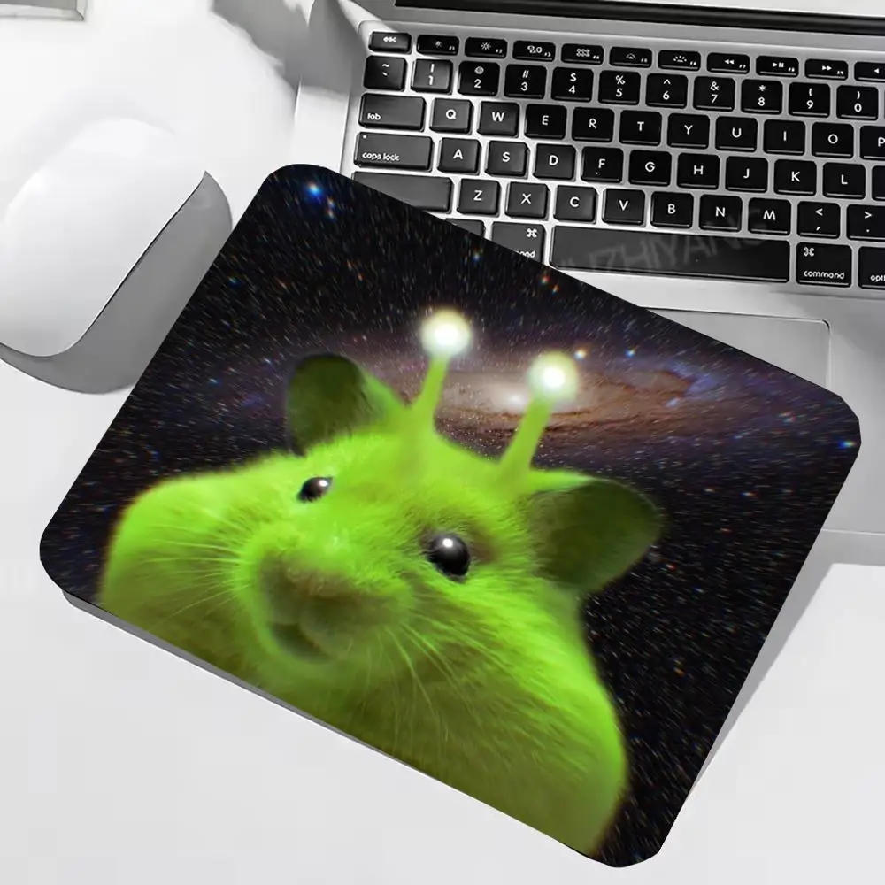 Mouse Pad Funny Alien Green Hamster Meme Galaxy Space Print Non Slip Rubber Base Smooth Desk Mat 22*18/25*29cm Art Mausepad40*45