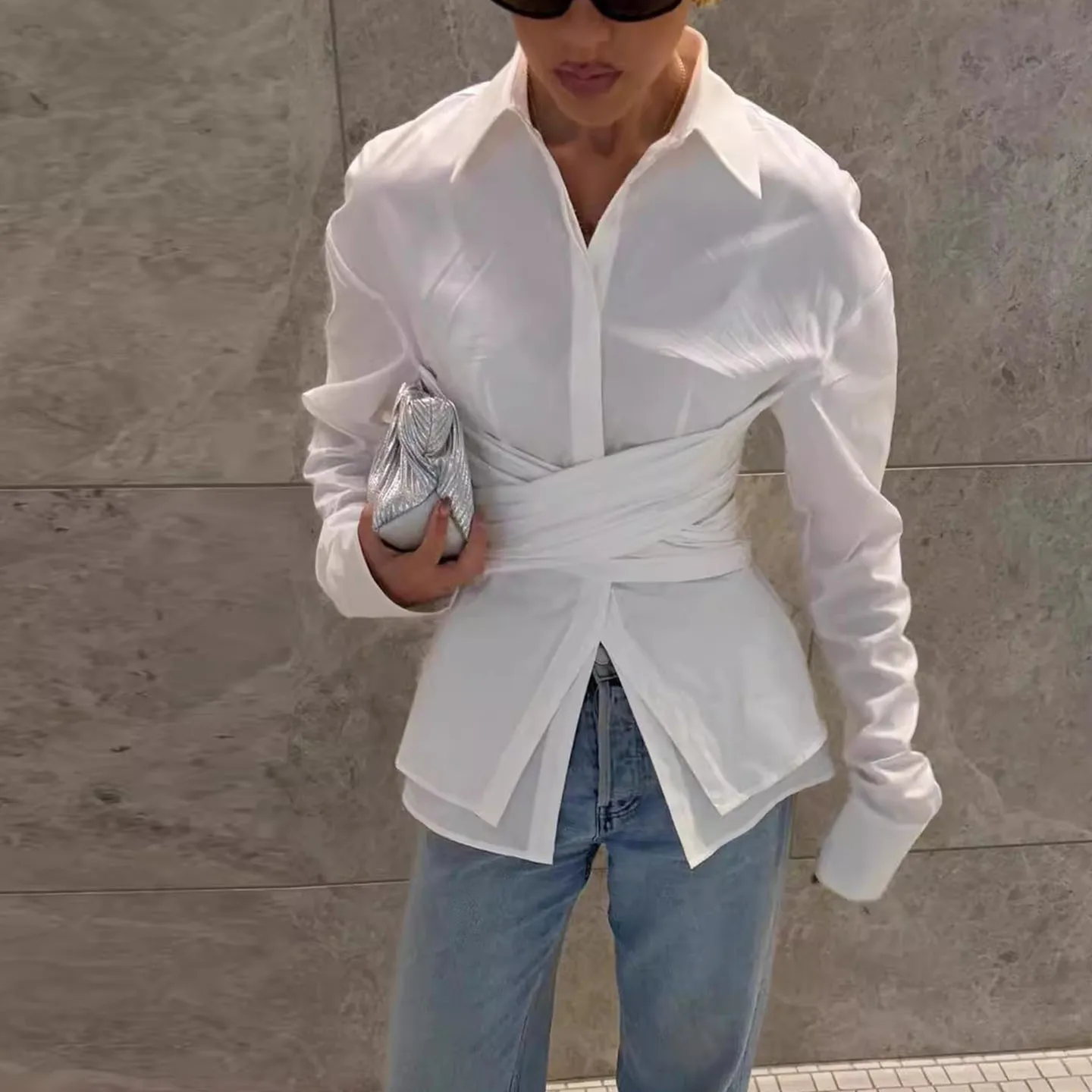 Semplice colore puro irt con cintura Autunno 2025 Nuove donne Faion Piegato Design Abbigliamento Z Brand Long Sve Altro materiale