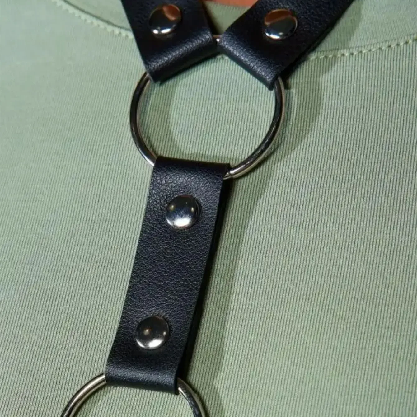 ファッション革ハーネスベルト女性のための整形胸ハーネス整形ウエストバンドサスペンダーボディハーネスゴス服アクセサリー