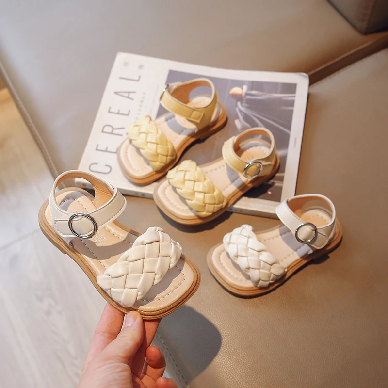 

Новые детские сандалии, модные плетеные сандалии для школьниц, нарядная обувь в корейском стиле, нескользящие, милые и симпатичные детские туфли
