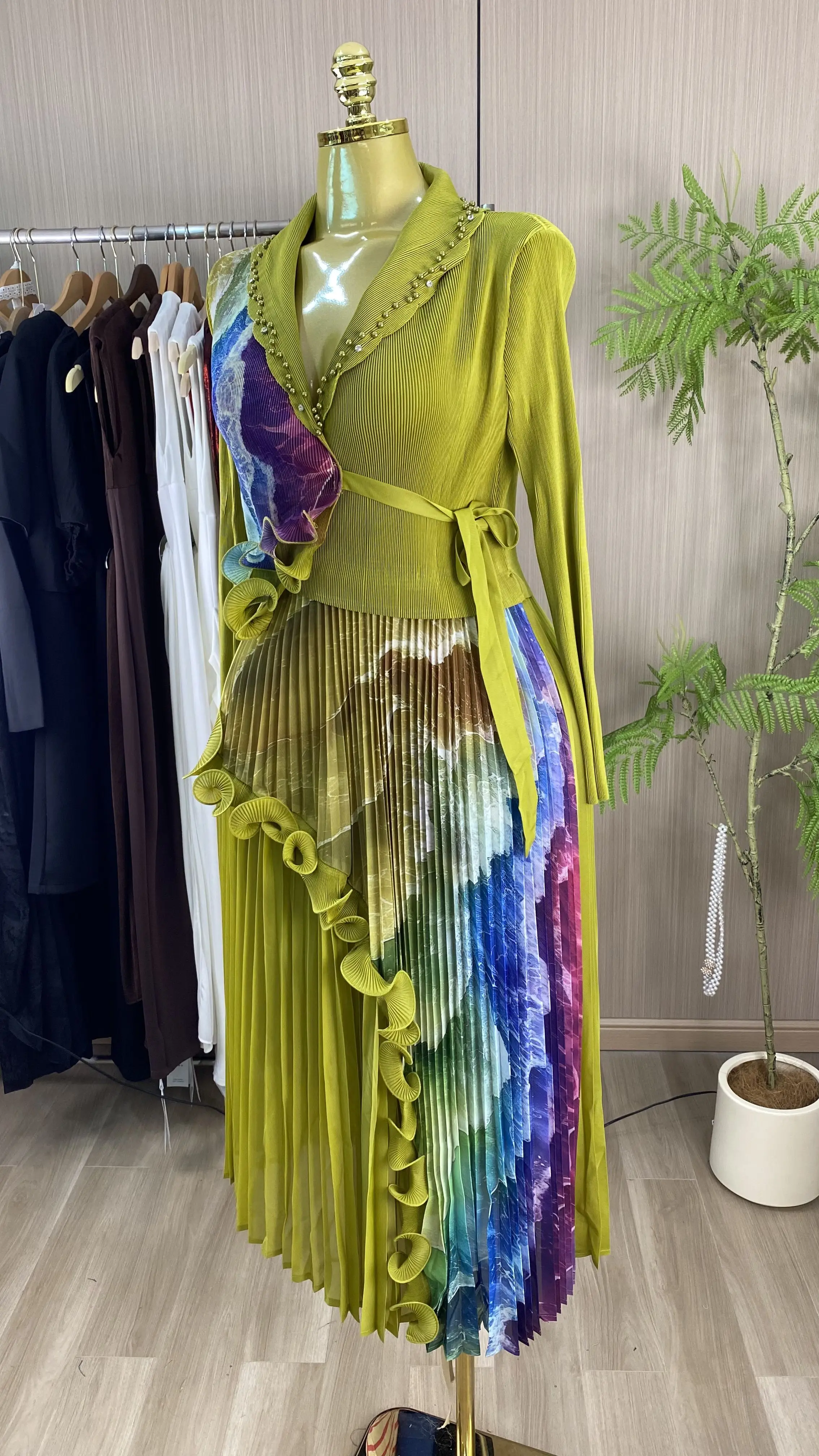 Elegant Retro Collar Beaded Anti-Static Printed Pleated Polyester Dress-GZXX905