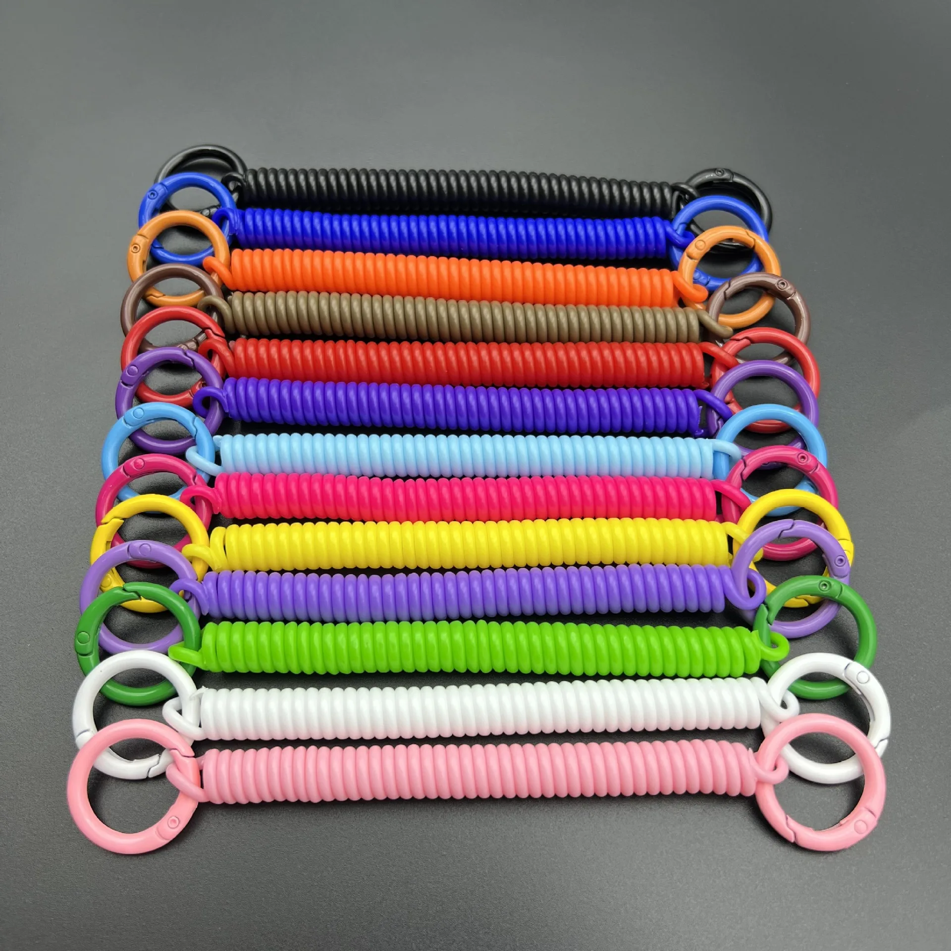 1/10 Stück Anti-Lost Spring Coil Schlüsselanhänger Kunststoff einziehbare Stretch-Schnur Sicherheits-Schlüsselanhänger mit Bonbonfarbenem Metall-Schlüsselanhänger