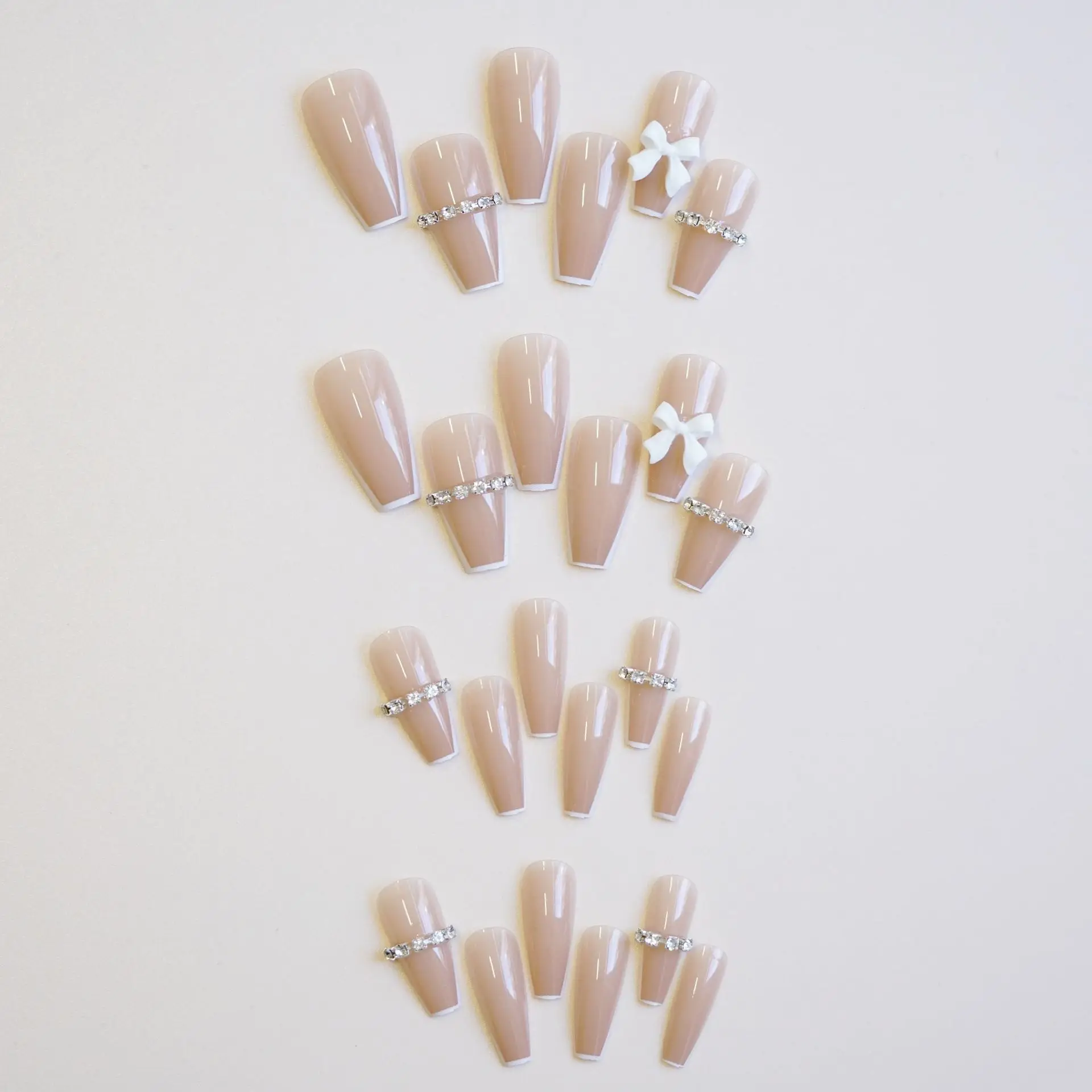24PCS/1BOX White Butterfly Chain Short T Fake Nails