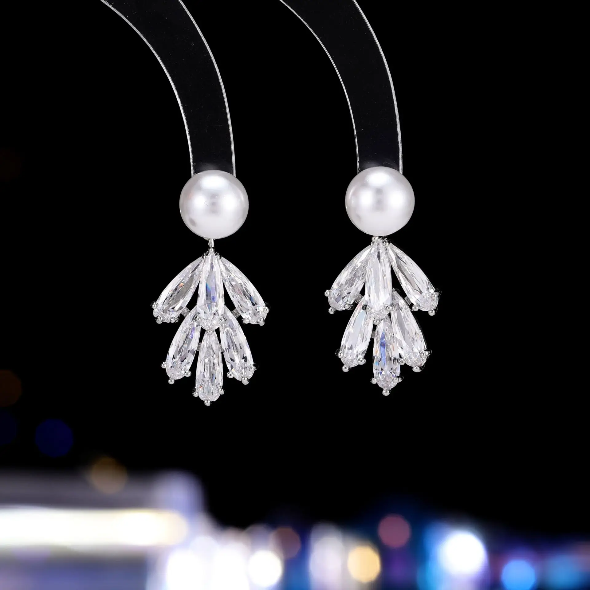 

Exquisite wheat ear pearl earrings for women with micro-inlaid zircon design, super dazzling and exquisite earrings