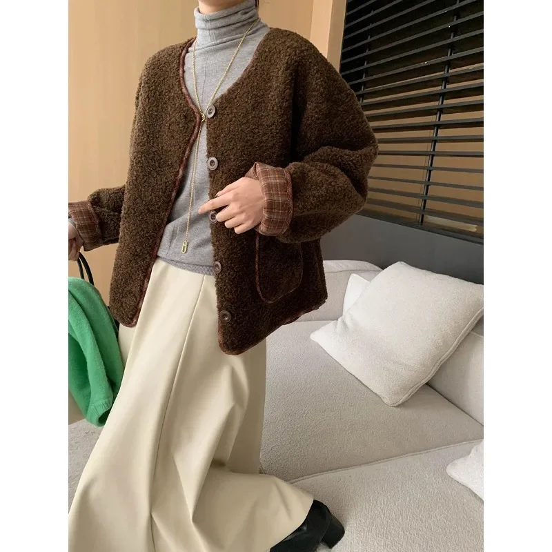 Abrigo informal de cuello redondo para mujer, empalme a cuadros contrastante, piel de cordero de imitación, todo en uno, básico Simple, abrigo cálido francés para mujer