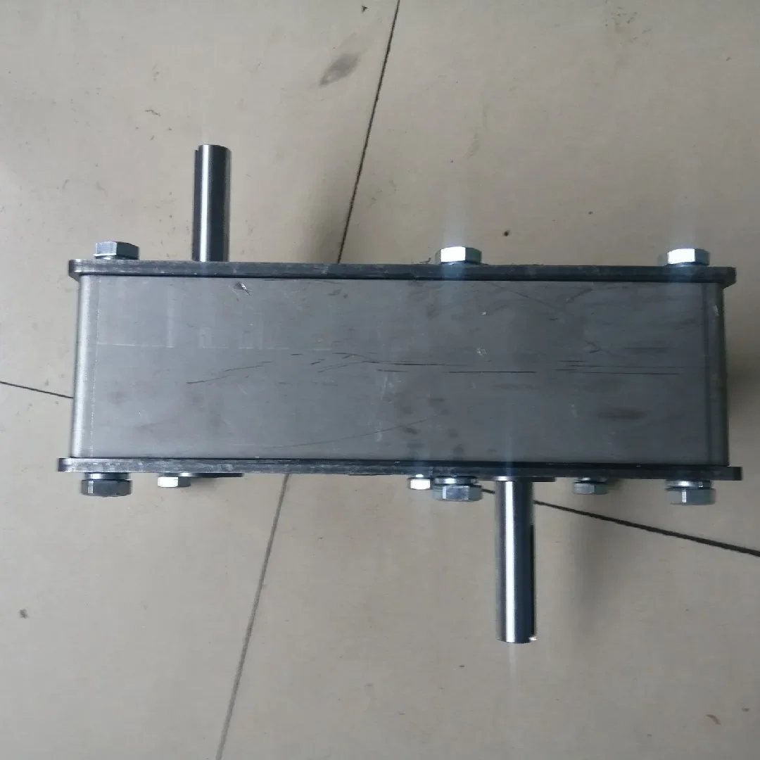 Hand-cranked hydraulic wind turbine, growth rate, gearbox, surrounding cover, gearbox, reducer transmission
