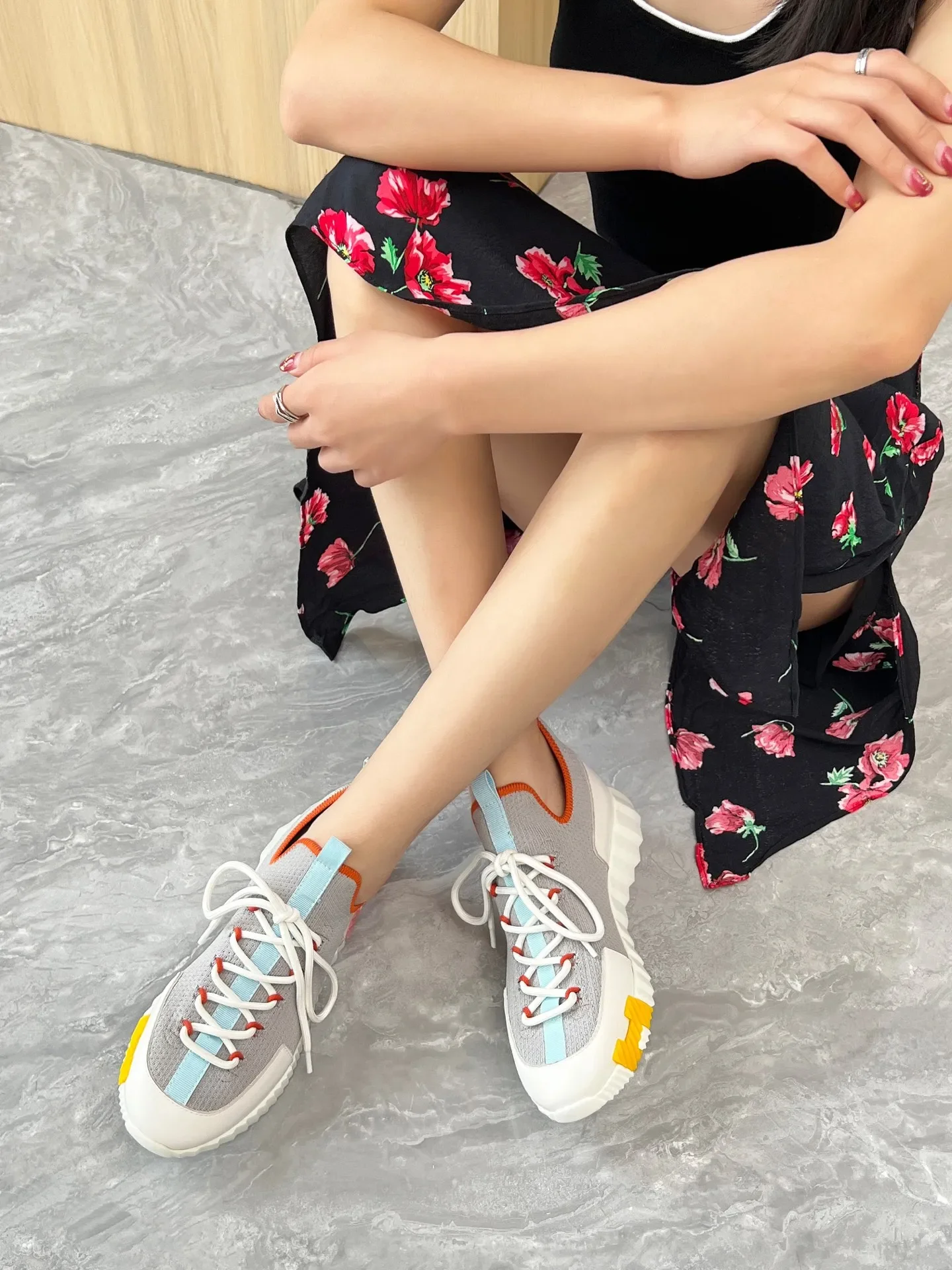 

Дизайнерские мужские повседневные спортивные туфли: универсальные, дышащие, с сетчатым верхом, модные слипоны, премиальные белые кроссовки