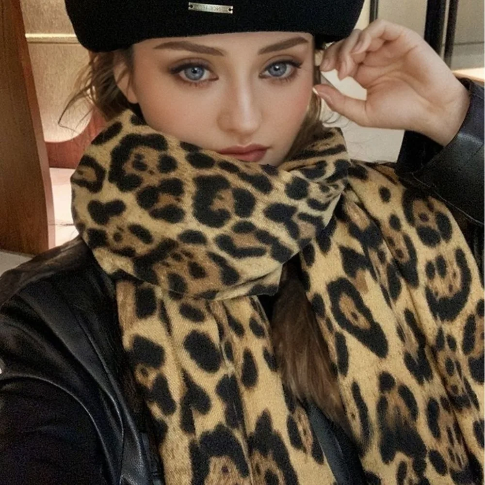 Leopard Printted Cashmere Imitation Scarf with Tassel Women Winter Warm Pashmina Shawl Wraps Ladies Fashion Neck Scarves 2024