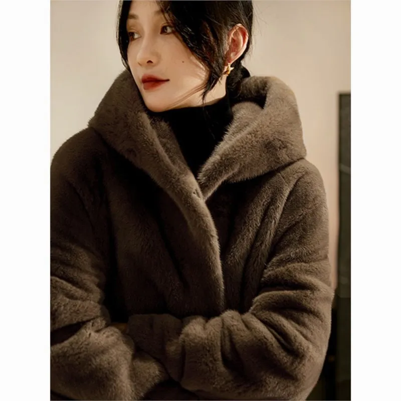 New hybrid fur coat women's hooded mid-length fleece light style