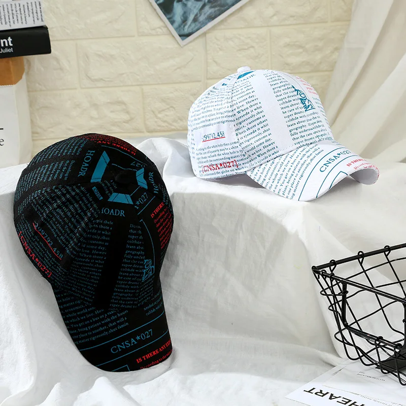 หมวกเบสบอลพิมพ์ลายกราฟฟิตี้ หมวกกันแดดฤดูใบไม้ผลิและฤดูร้อน น้ําหนักเบาและสะดวกสบาย เหมาะสําหรับกีฬากลางแจ้งและการท่องเที่ยว