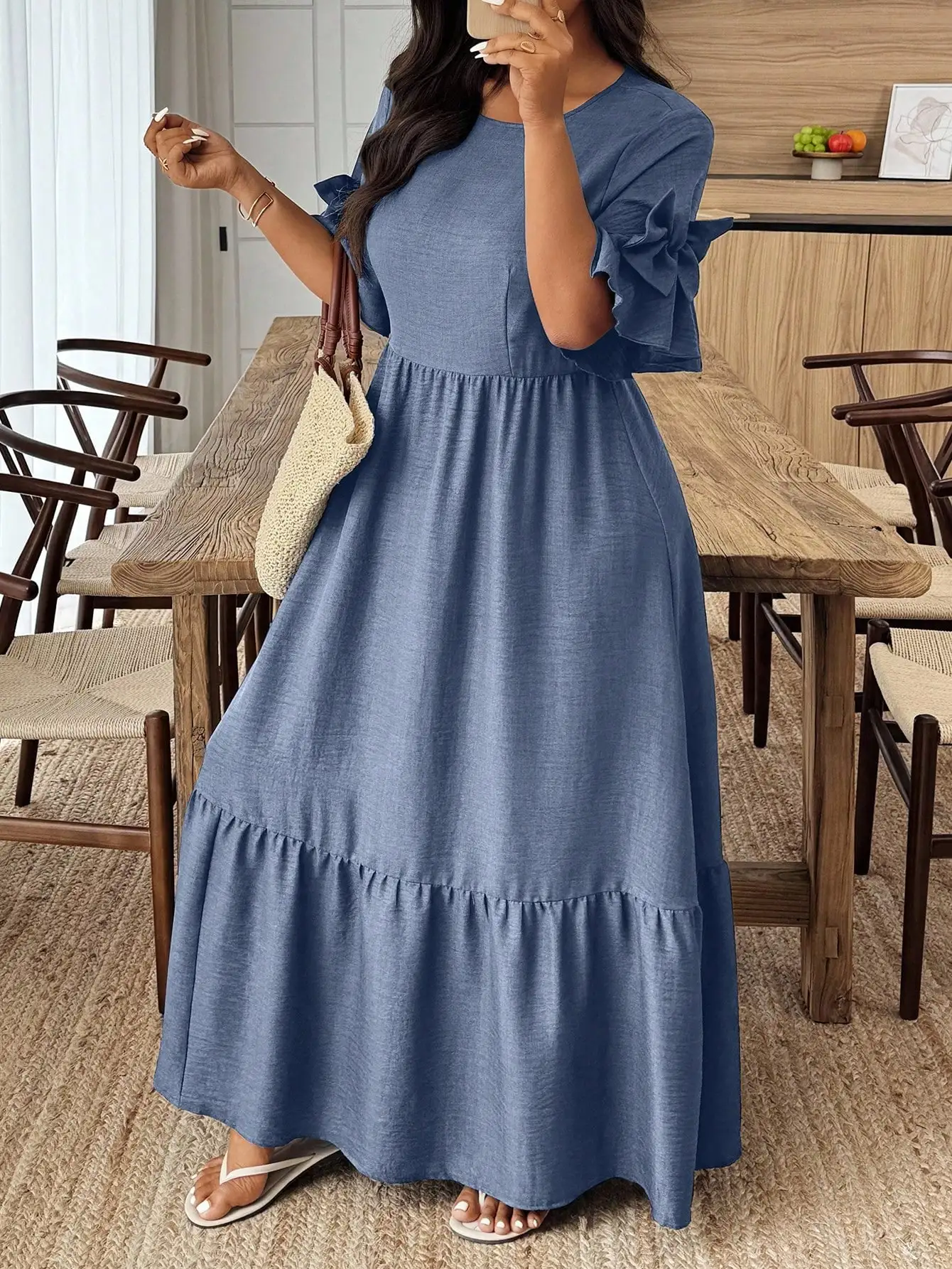 

Платье макси больших размеров, однотонное, с круглым вырезом, рукавами с рюшами и многоярусной юбкой