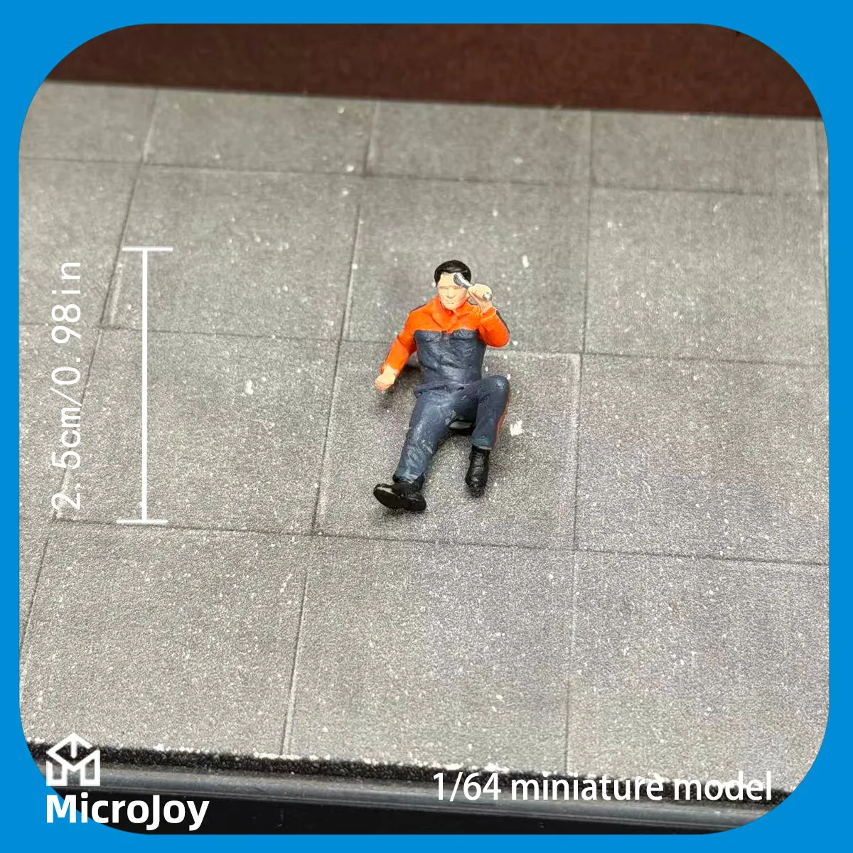 Miniature Figure Model 1:64 Scale Lying down Maintenance Worker, Repair Shop Worker, Maintenance Figure Model, Repair Figure Suitable for Ho Scale Train Dioramas, DIY Scenery, Creative Maintenance Workshop Scenes, Mini Scene Sets, and Miniature Scenes and Accessories