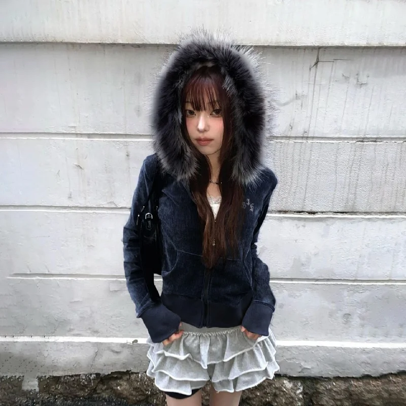

Women's Autumn/winter New Arrival Fashion Streetwear Hooded Sweatshirt With Fur Trim, Velvet Short Zip-up Sweater Jacket
