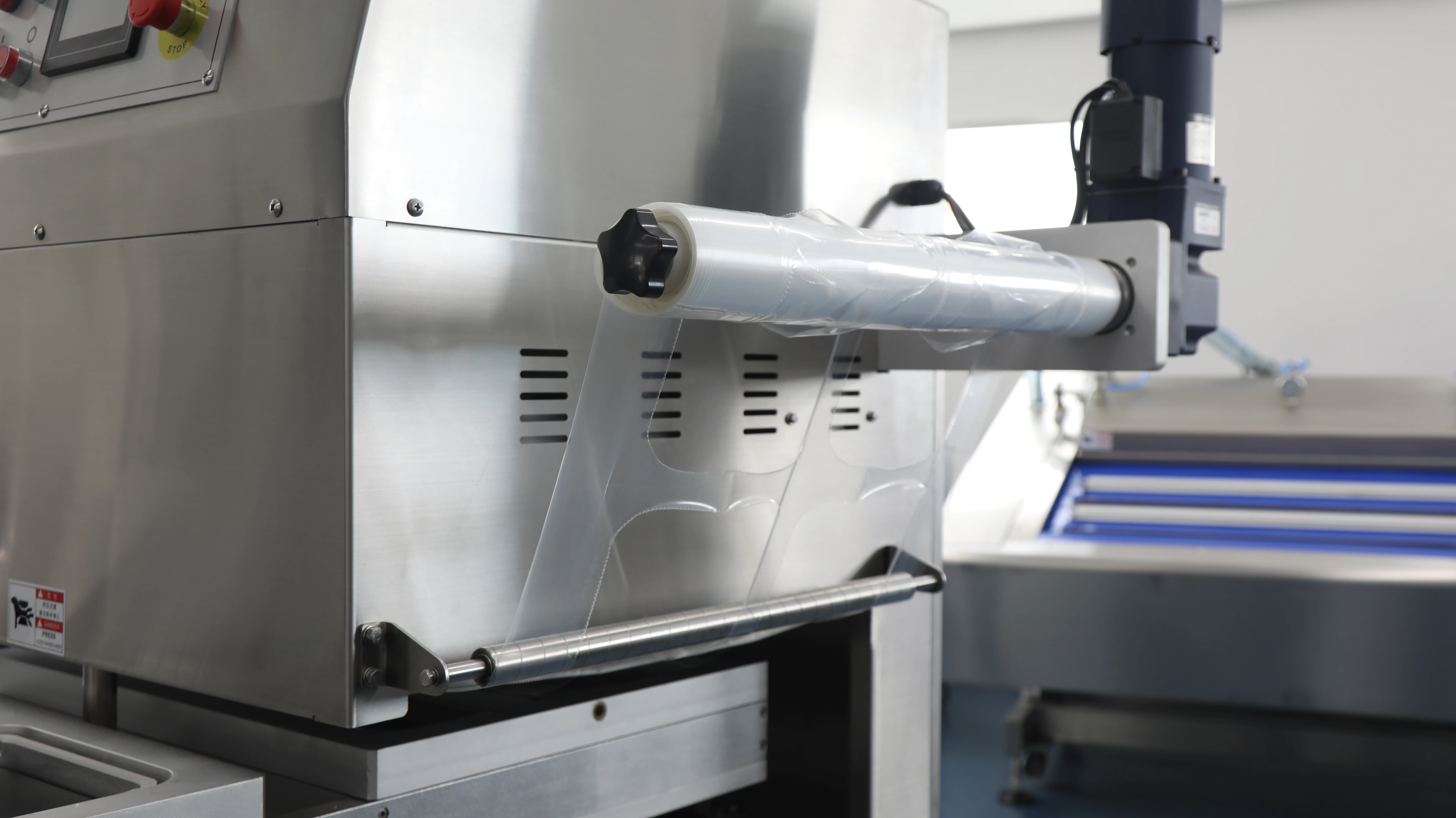 HVT-450R Hualian Semi-automatic Rotary Tray  Map Vacuum Seal Packing Machine for Food Chicken Crayfish