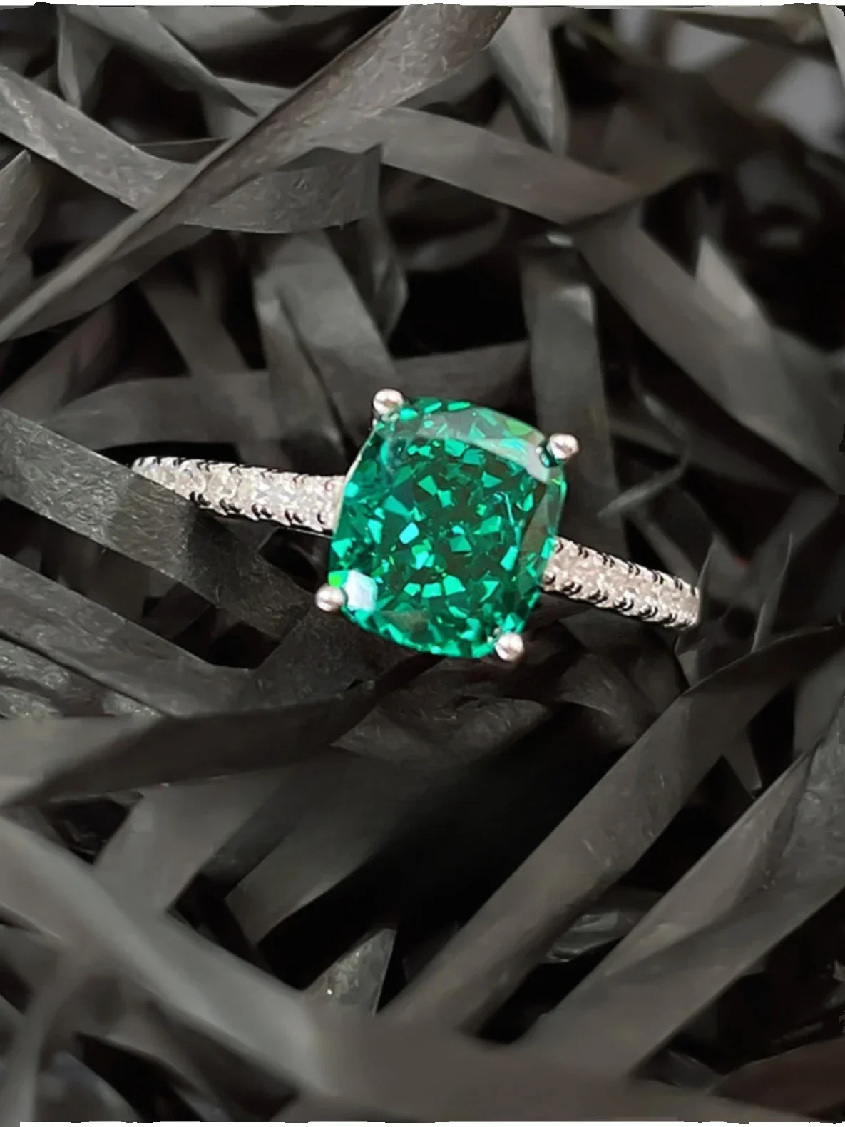 925 sterling silver light luxury temperament 1 carat emerald ring women's high carbon diamond wedding jewelry wholesale