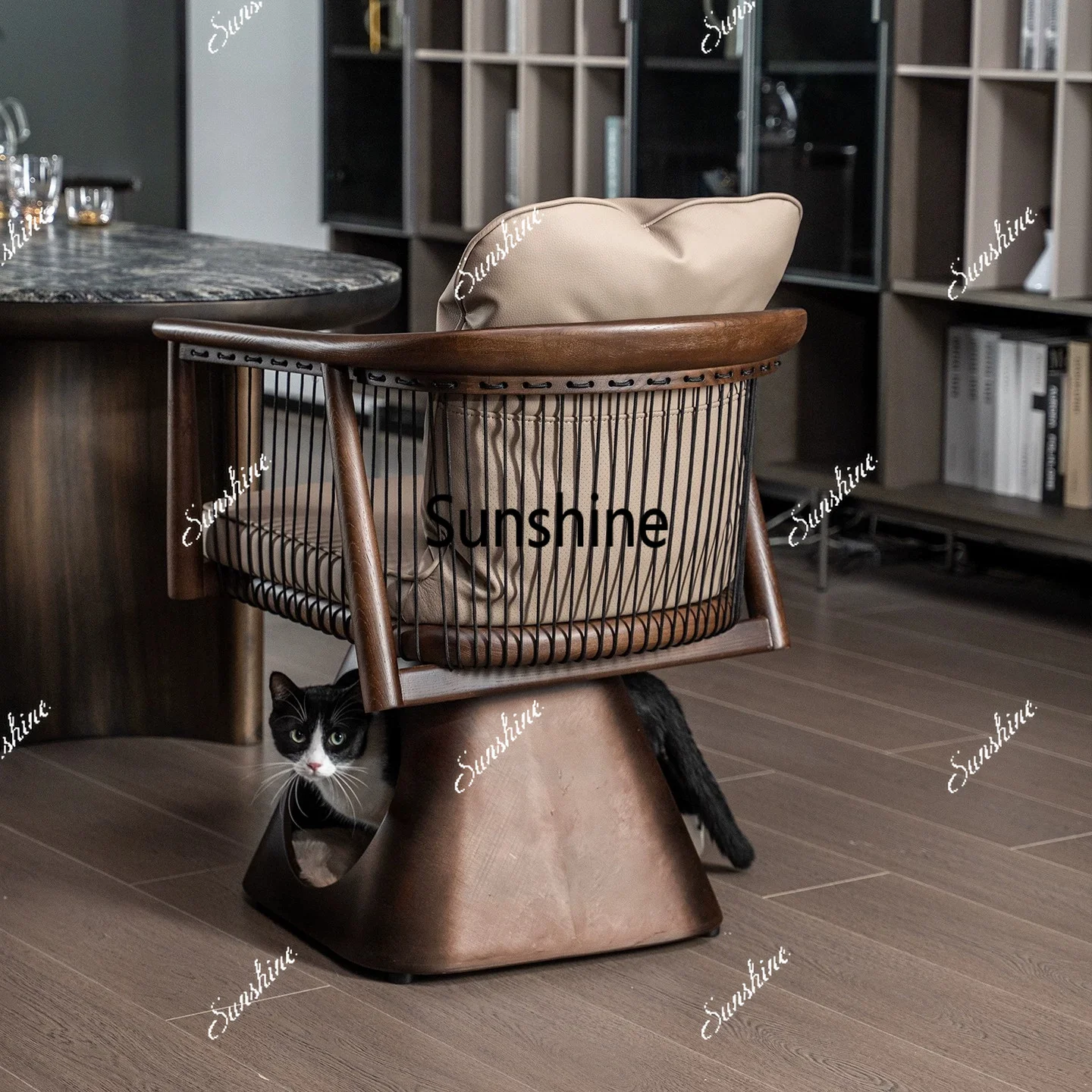 People and pets share rotating solid wood master chair antique cat stool cat house tree hole