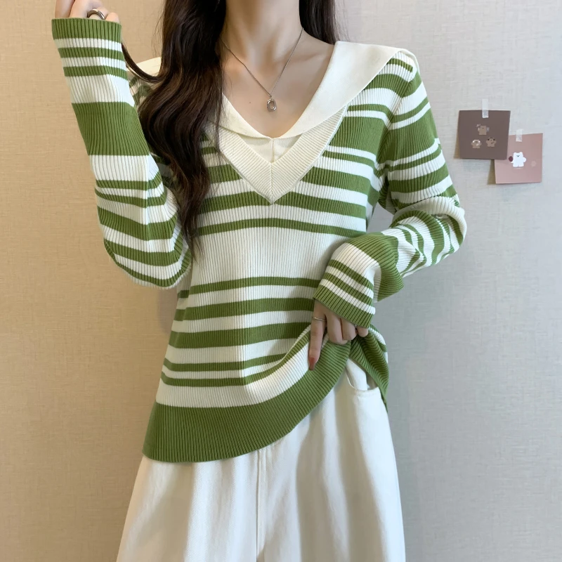 Large Size Women's Clothing New Fashion Double-layer Special Collar Striped Knitted Sweater for Women to Look Slim and Versatile