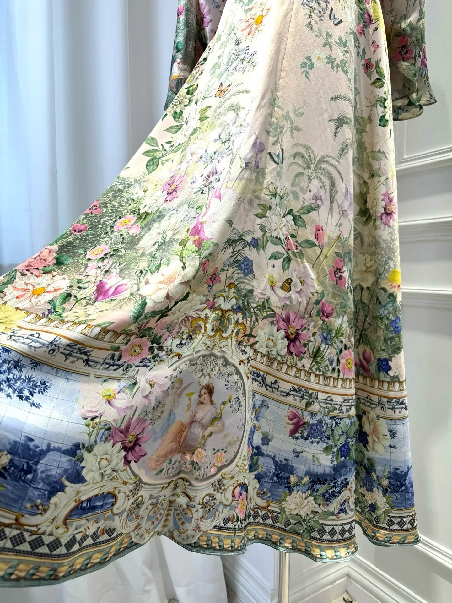 Schwere Perlen Frauen 100 % Seide Langes Kleid 2025 Neue Blumendruck V-ausschnitt Flare Hülse Elegante Damen Robe