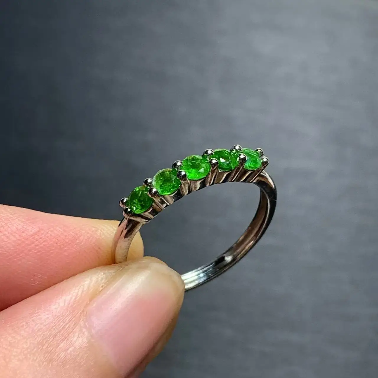 

Винтажное кольцо с натуральным диопсидом для женщин, простые ювелирные изделия из нержавеющей стали, драгоценный камень, классический стиль