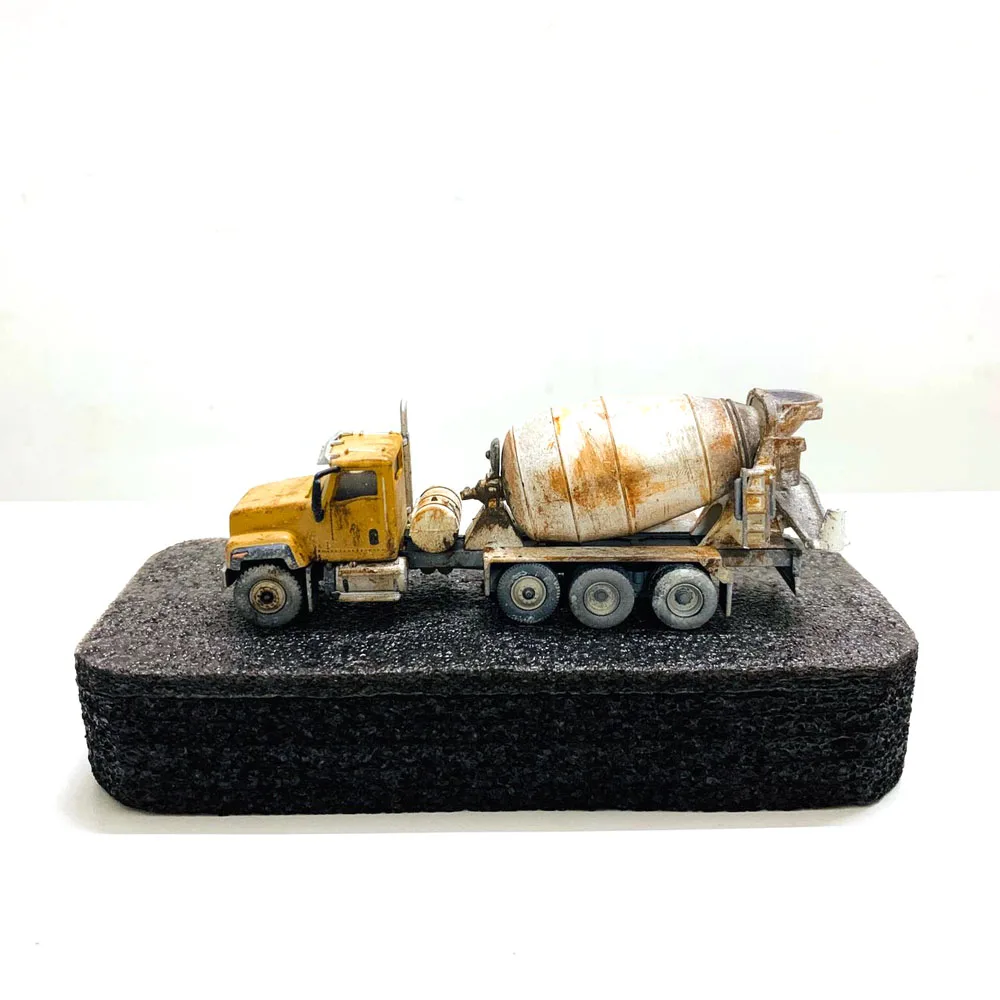 

Модель бетоносмесителя CT681 (грязная версия) 1:87, игрушка для мальчика, подарок на день рождения, декор для сцены, коллекционная модель строительной техники DM 85512