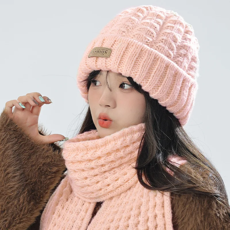 Knitted Hat Scarf Two-Piece Suit, Women\'s Winter Warm Neck Guard, Face Showing Face, Small Wild Beanie