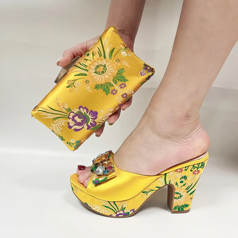 Fashionable Top Italian Designers 2023 Luxury Elegant Clutch Bag Embroidery Bright Diamond Summer Party Women's High Heels Shoes