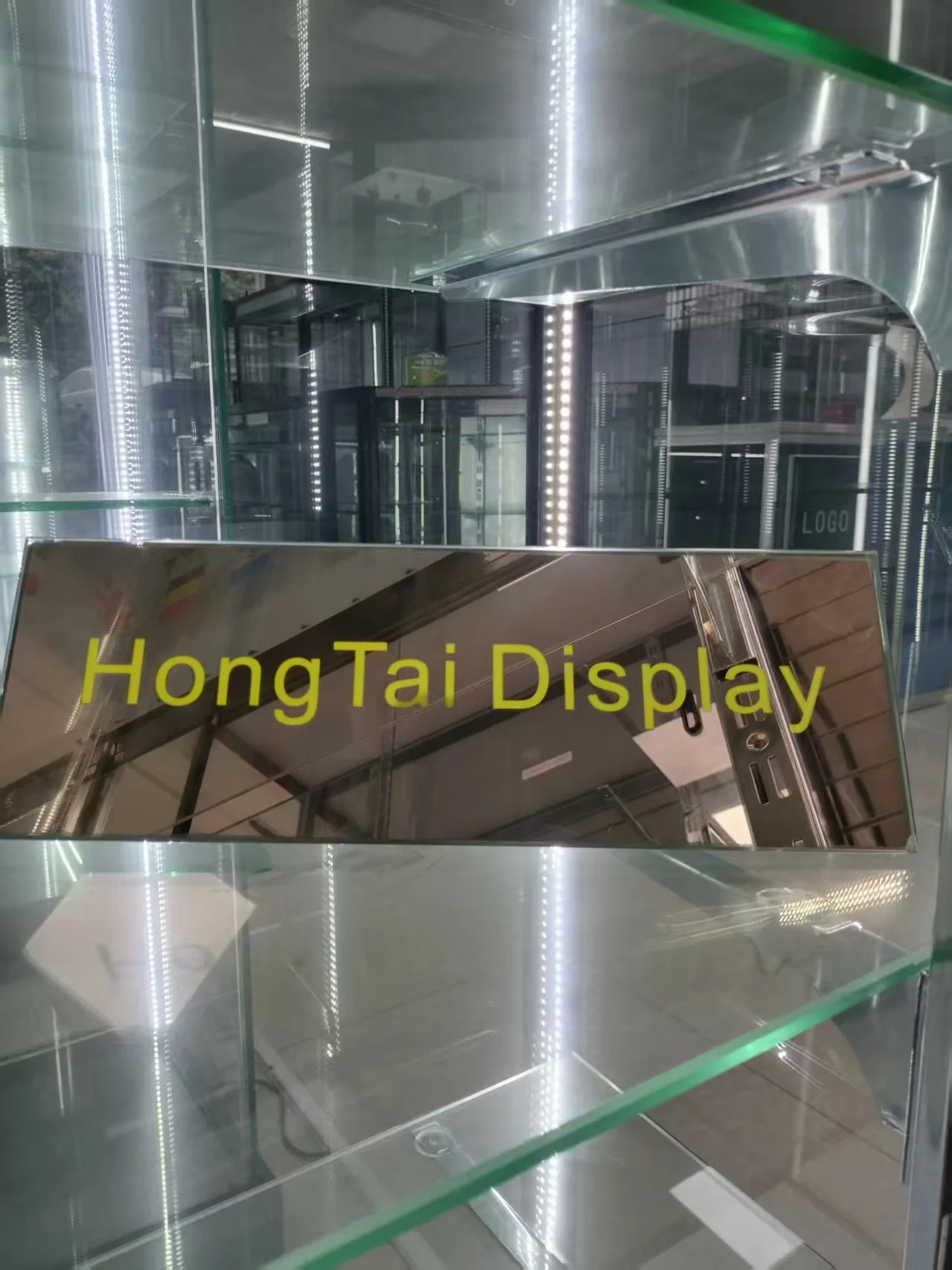 Custom.Factory Wholesale Mirror Sliding Door Strips Light Full View Store Cabinet Store Fixture Glass Cabinet Smoke Store Displa