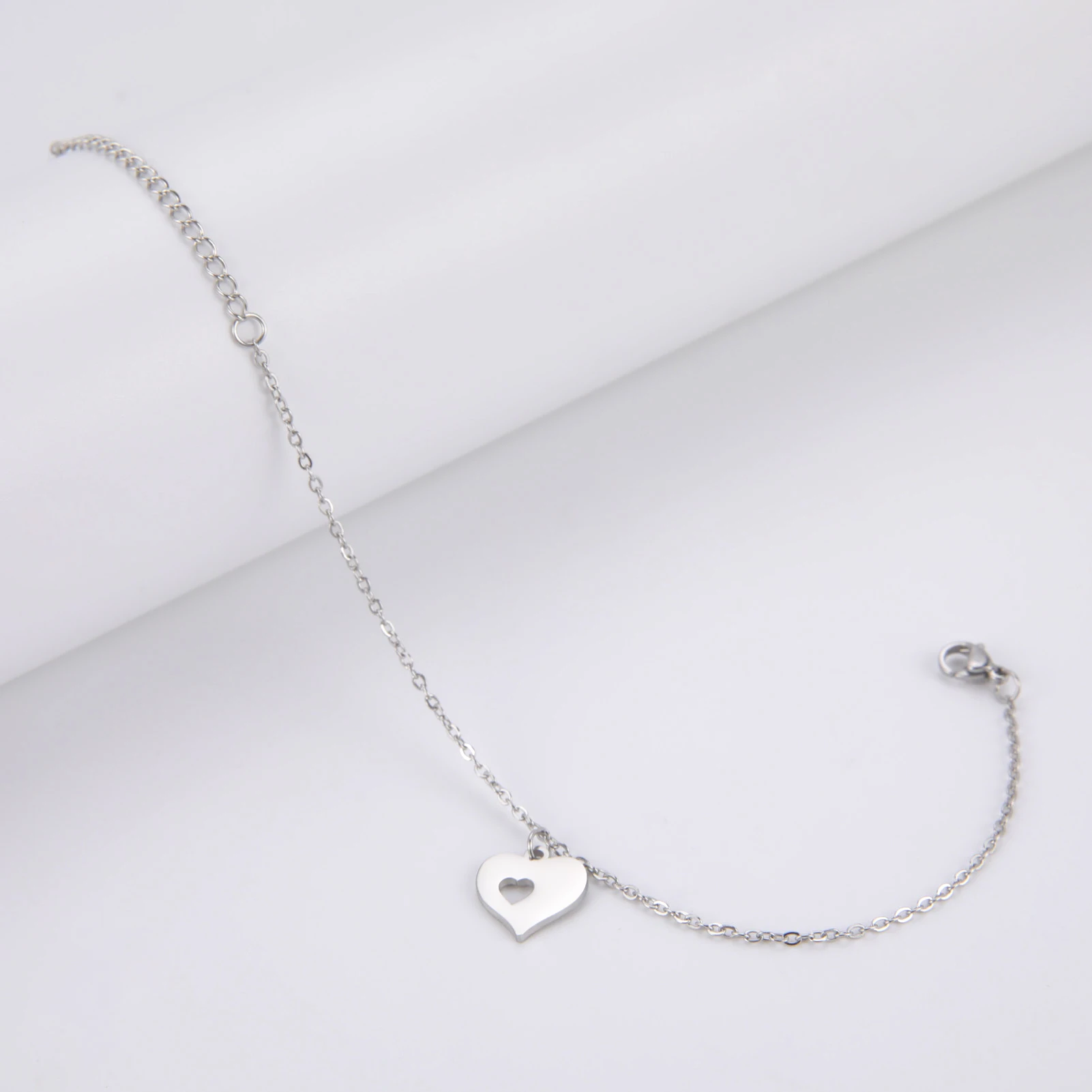 Kkjoy Modische Goldfarbene Edelstahl-Fußkettchen mit Rundem Hohlem Herz für Damen, Schmuckgeschenk für Frauen, Großhandel – Detail 10
