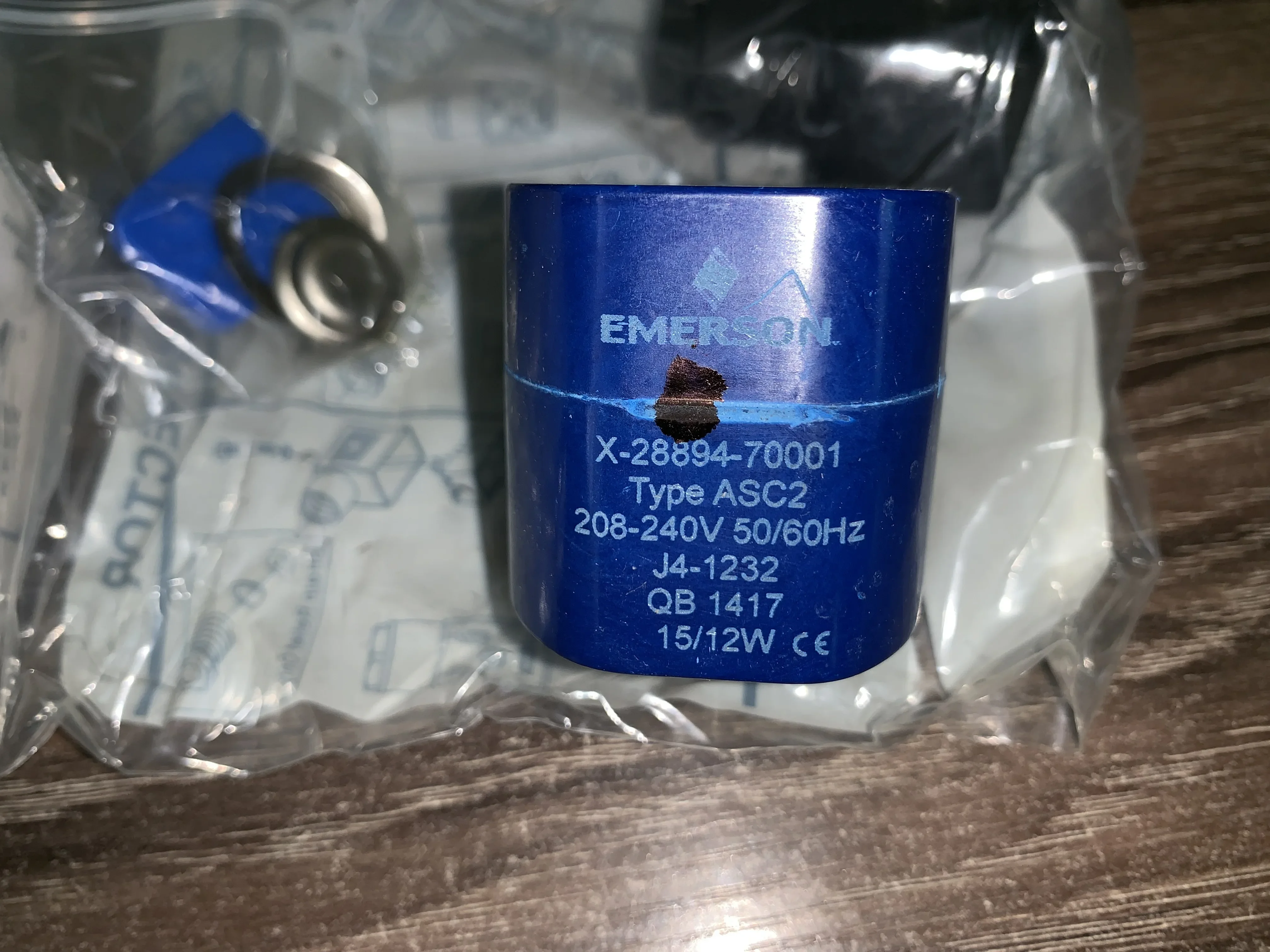 

X-28894-70001 Type ASC2 208/240V EMERSON solenoid valve coil