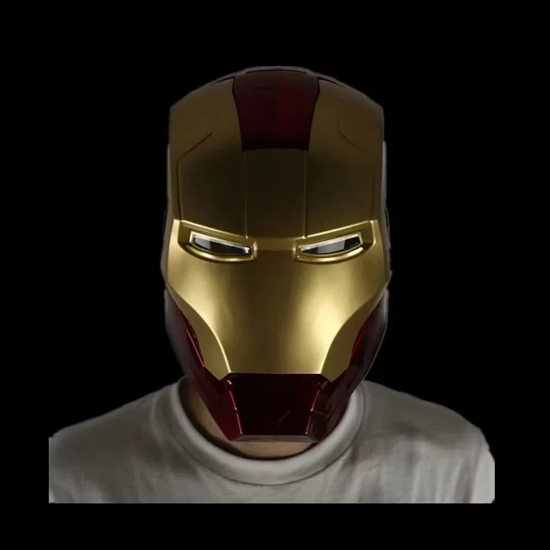 Casco divertido de superhéroe Iron Man, máscara electrónica, figura de juguete de PVC con colección de luces LED, disfraz de Cosplay de tamaño adulto, accesorio de fiesta
