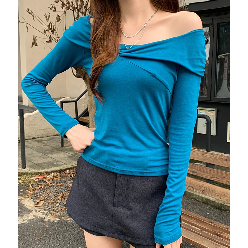 

Весенне-осенние женские футболки с открытыми плечами нестандартной формы, новинка 2023 года, корейские трикотажные короткие рубашки с длинными рукавами, тонкие женские топы